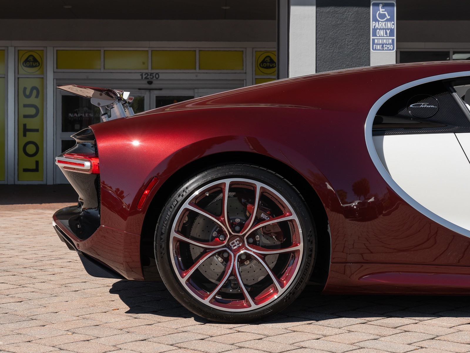 2021 Bugatti Chiron photo 29