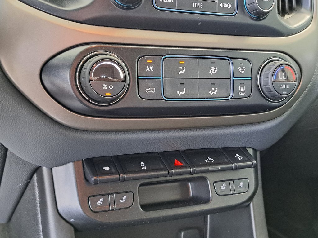 2016 Chevrolet Colorado Z71 photo 16