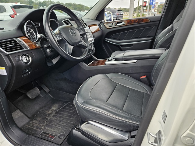 2014 Mercedes Benz GL 550 photo 9