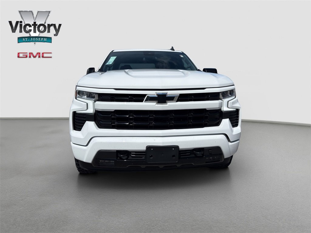 2023 Chevrolet Silverado RST photo 3
