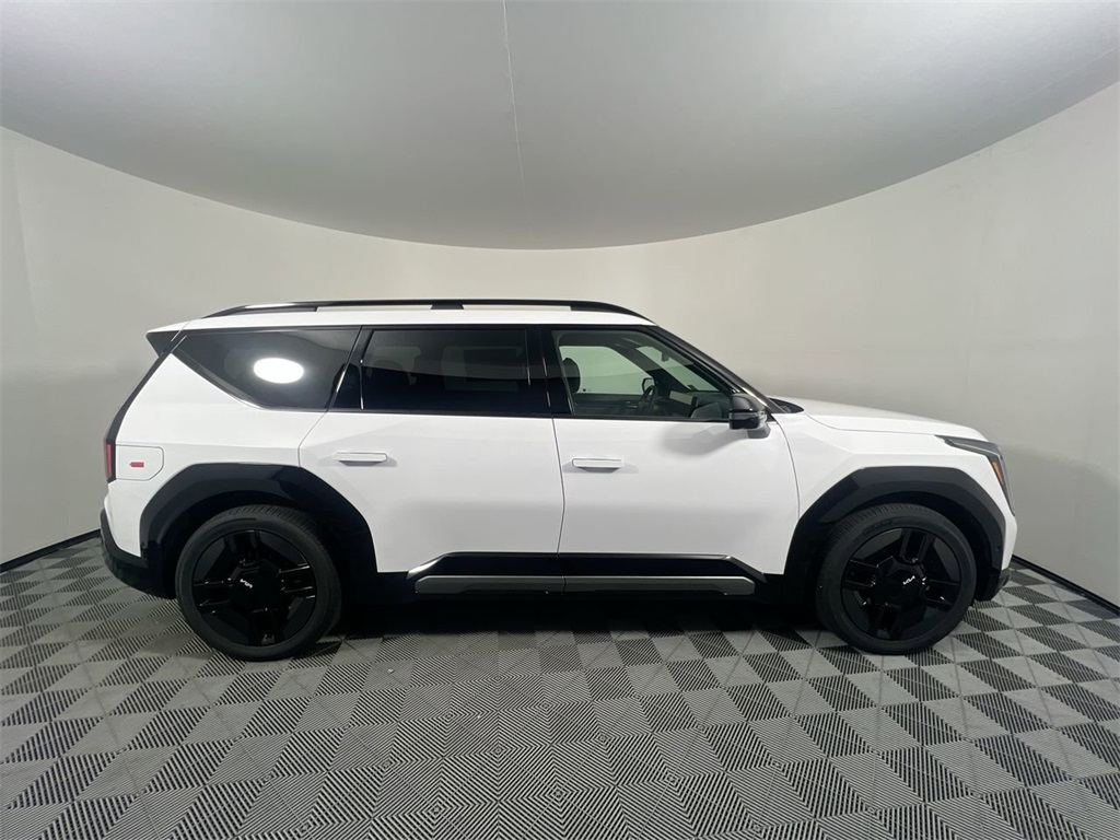 2026 Kia EV9 GT-Line AWD photo 2