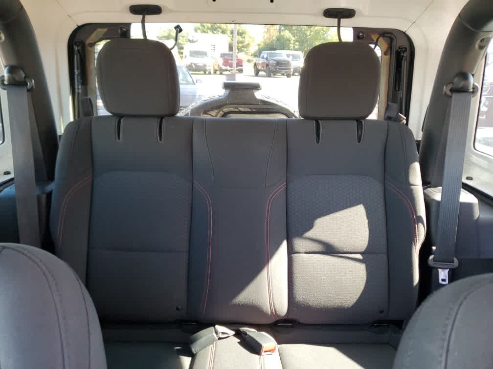 2019 Jeep Wrangler Rubicon photo 13