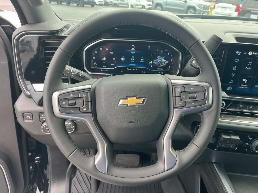 2025 Chevrolet Silverado 2500HD LTZ photo 17
