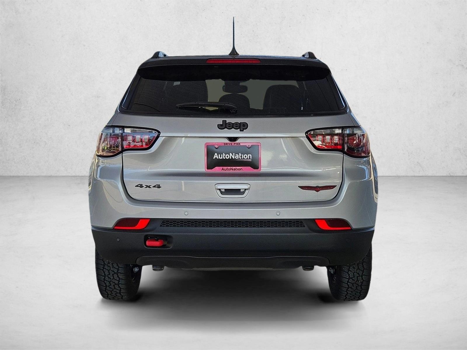 2026 Jeep Compass Trailhawk photo 4