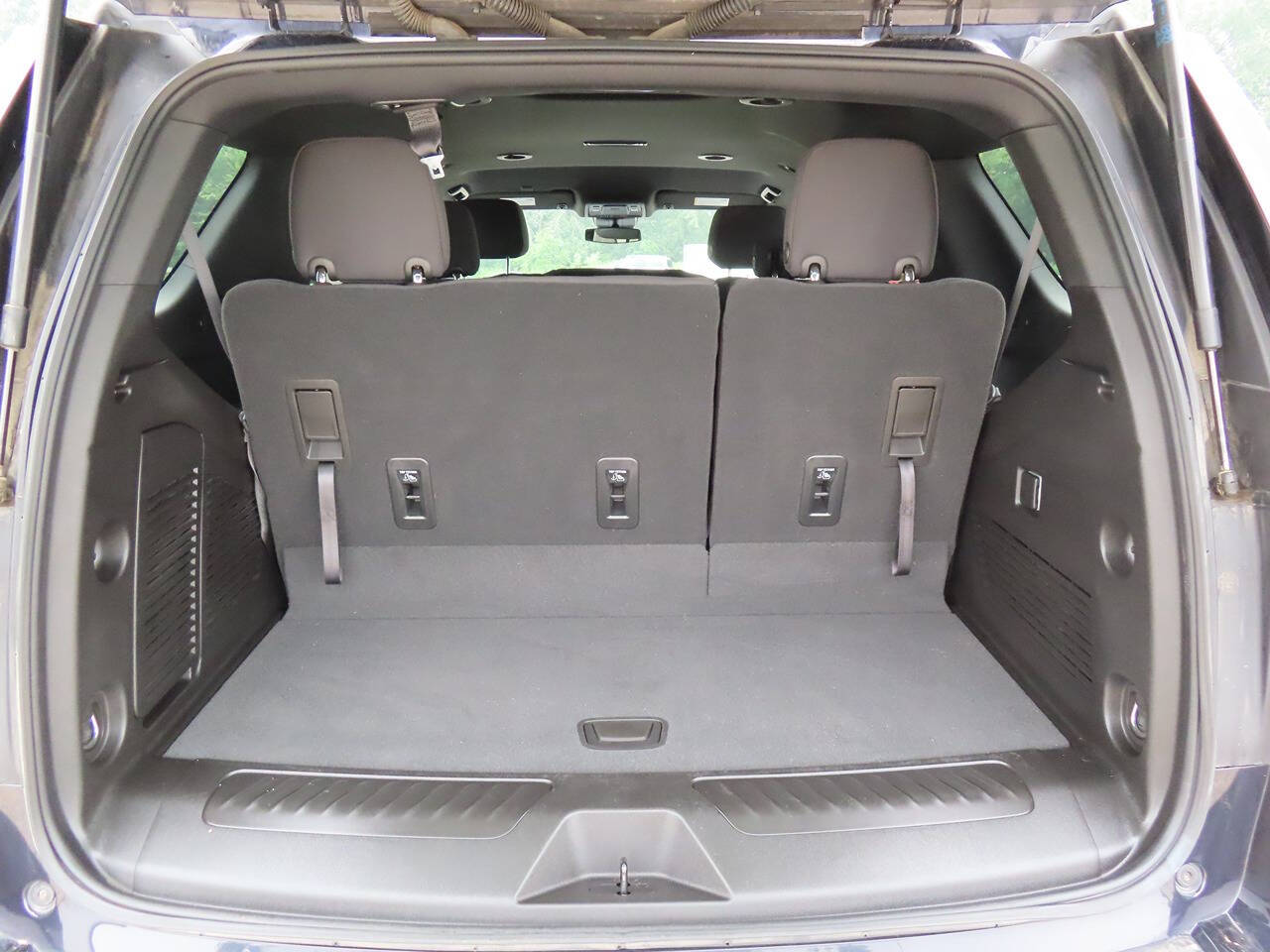 2023 Chevrolet Tahoe LS photo 5