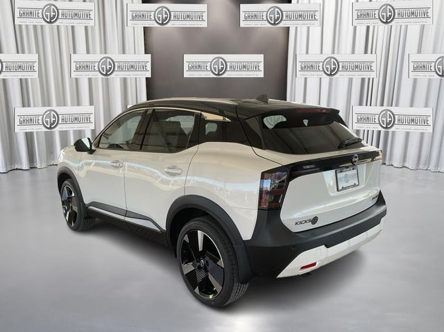 2025 Nissan Kicks SR photo 7