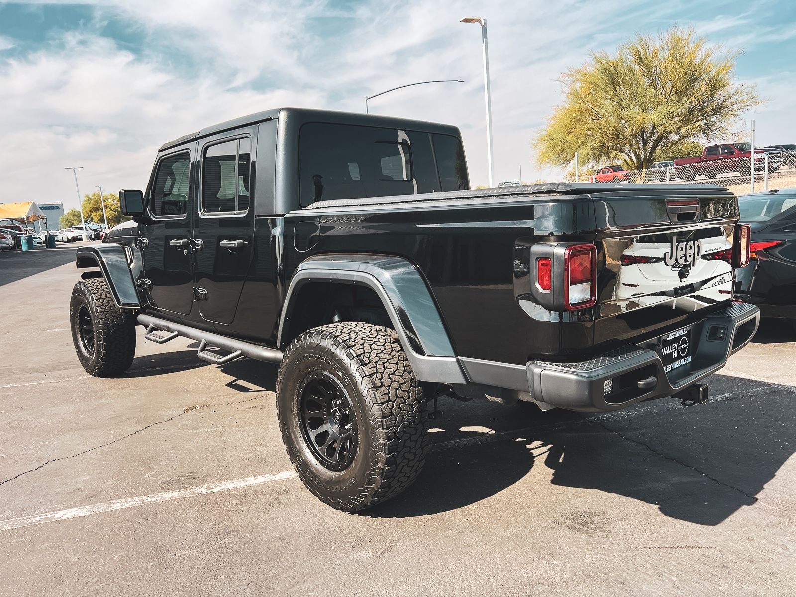 2021 Jeep Gladiator Willys photo 3