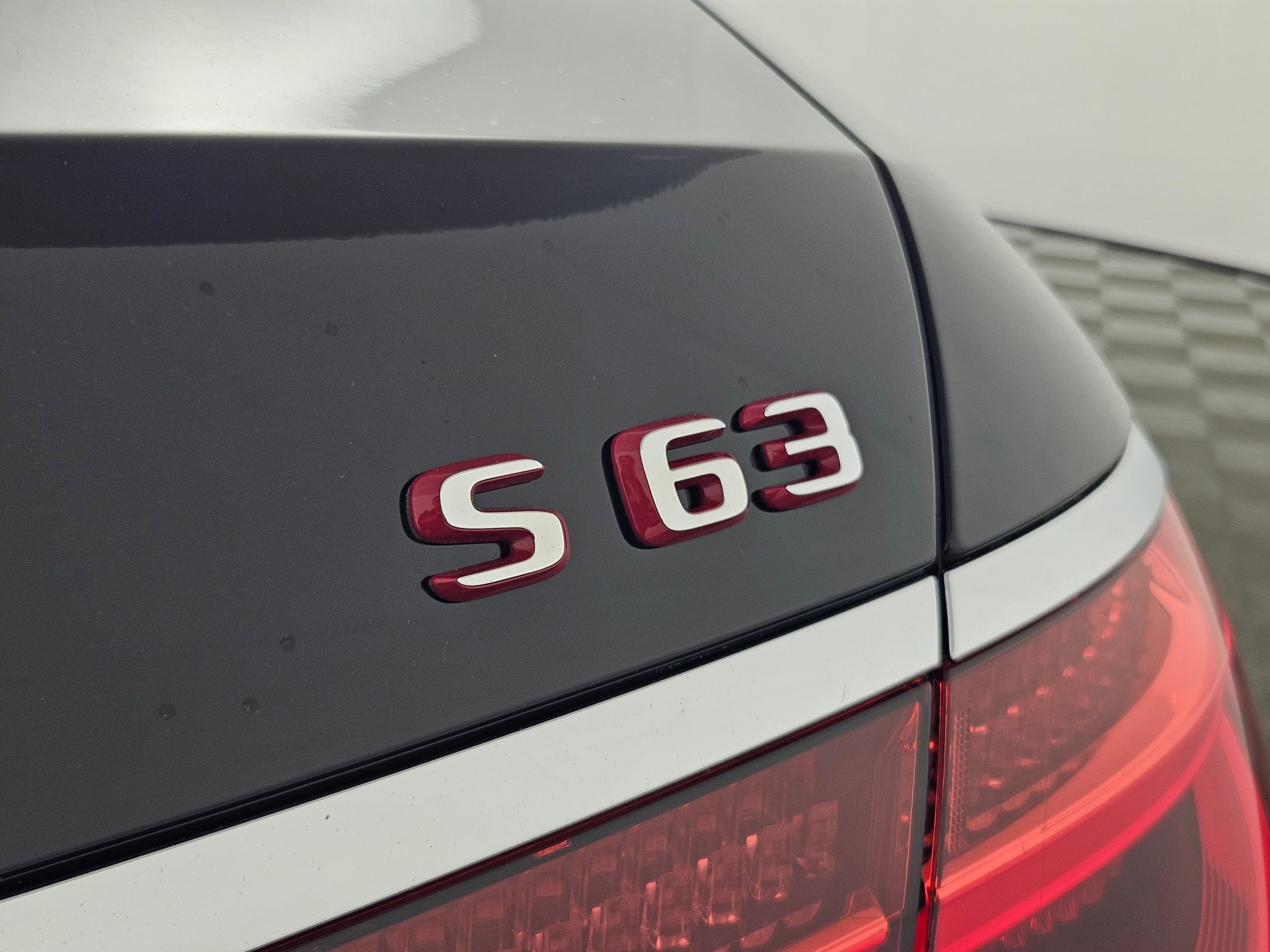 2025 Mercedes Benz S AMG 63 e 4MATIC photo 11