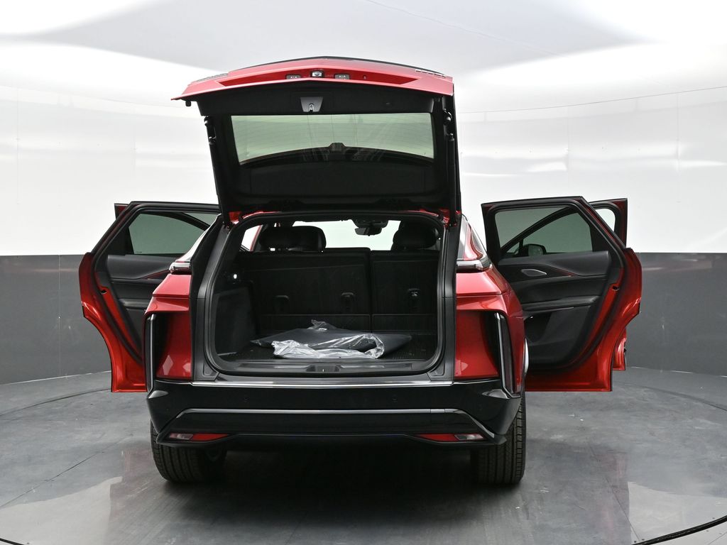 2025 Cadillac Lyriq Luxury photo 35