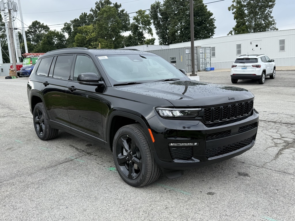 2025 Jeep Grand Cherokee Limited photo 4