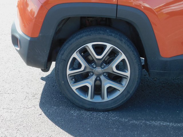 2017 Jeep Renegade Latitude North Edition photo 10