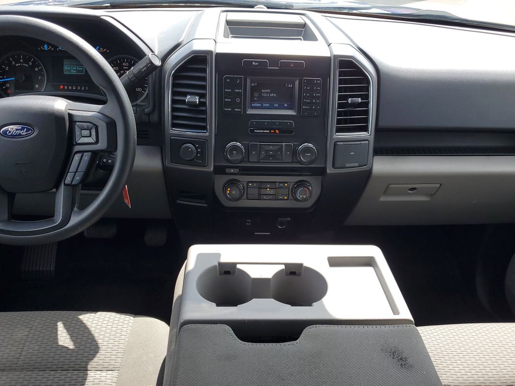 2017 Ford F-150 XLT photo 21