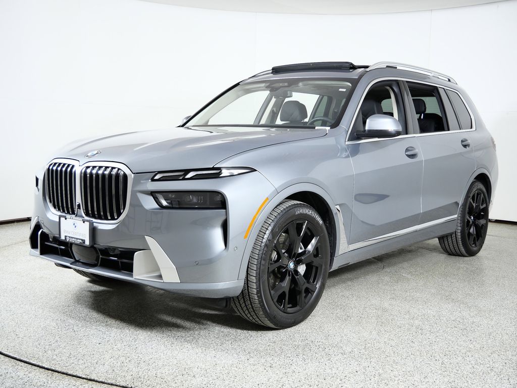 2026 BMW X7 40i's photo