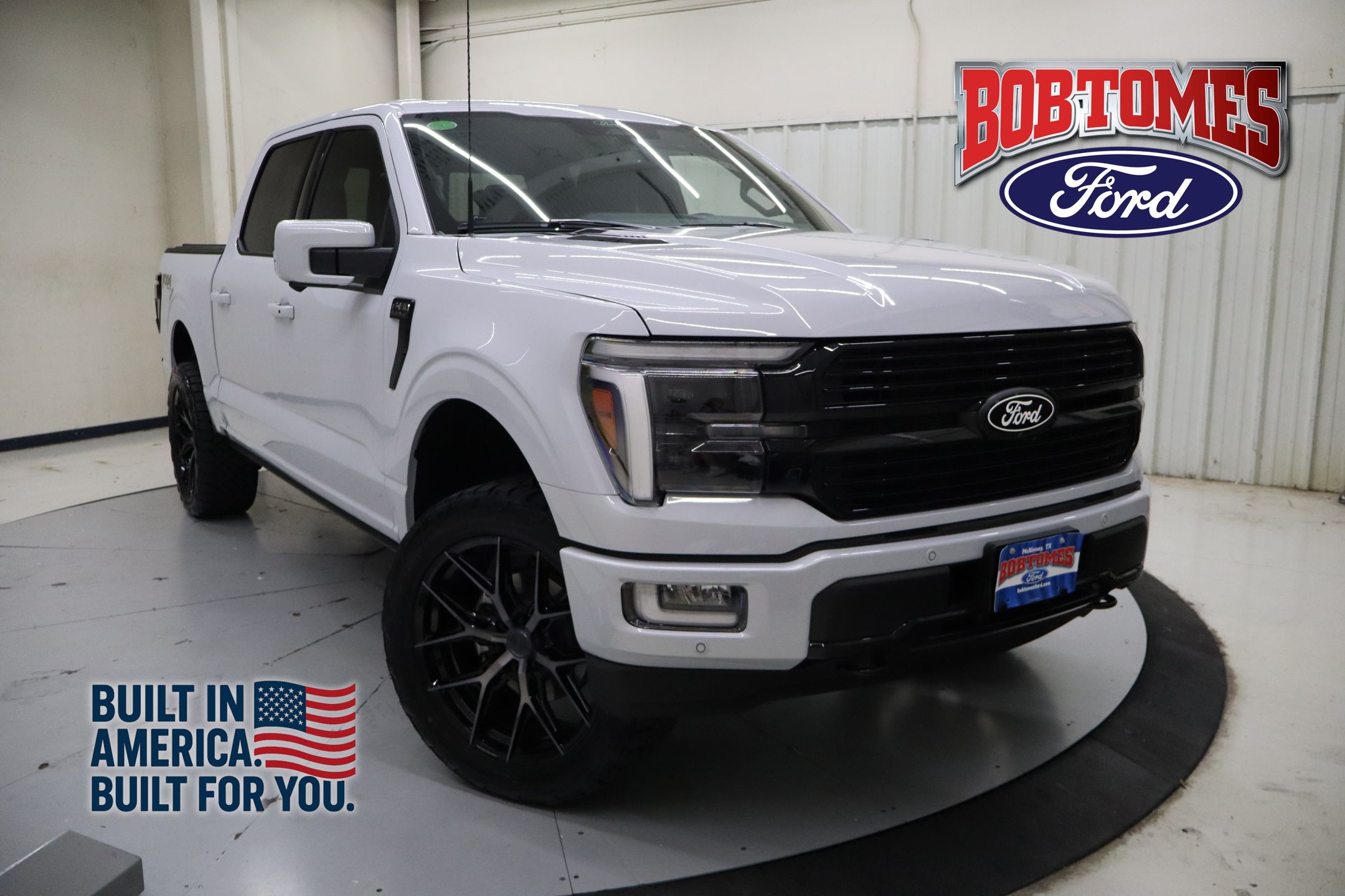 2025 Ford F-150 Platinum's photo