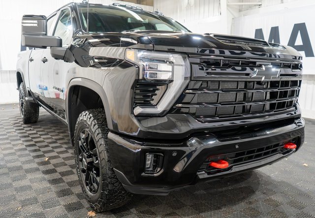 2026 Chevrolet Silverado 2500HD LT photo 3