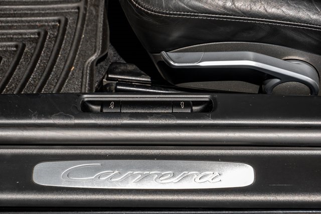 2005 Porsche 911 4S photo 13