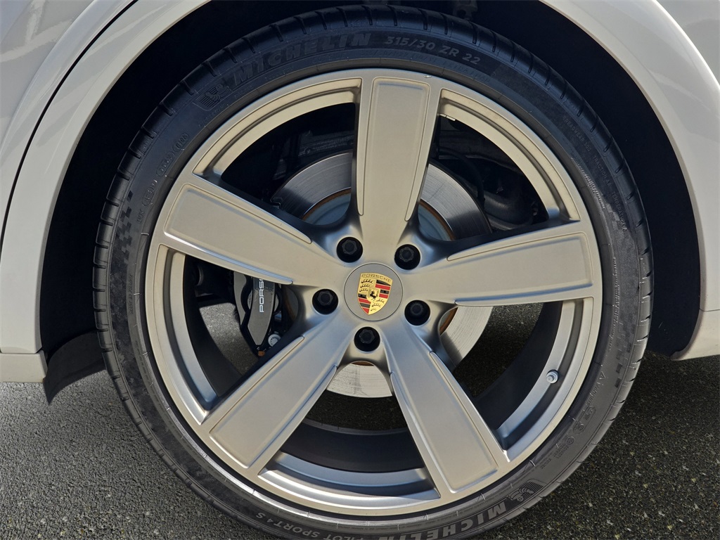 2022 Porsche Cayenne Coupe GTS photo 35