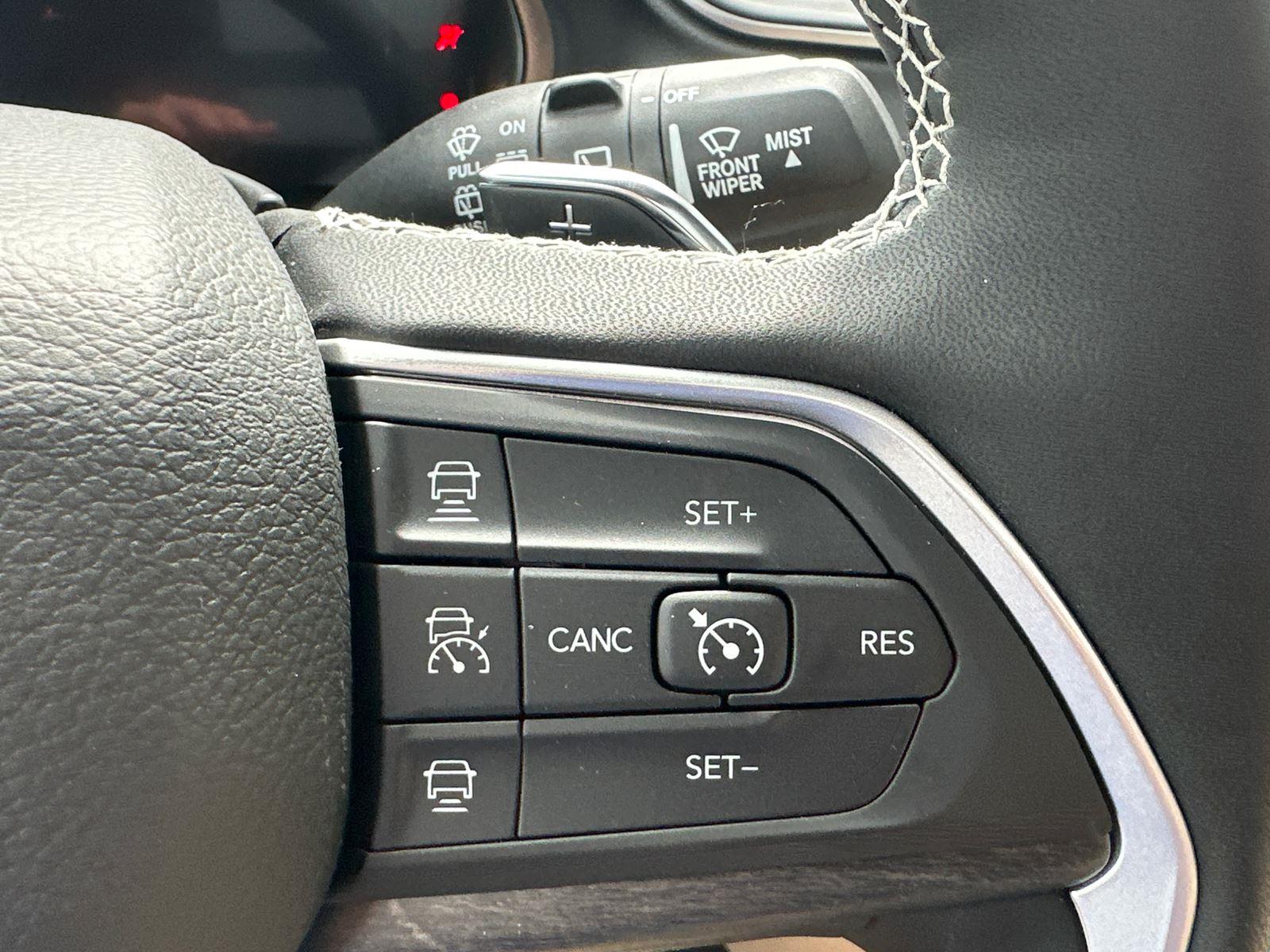 2025 Jeep Grand Cherokee Limited photo 10