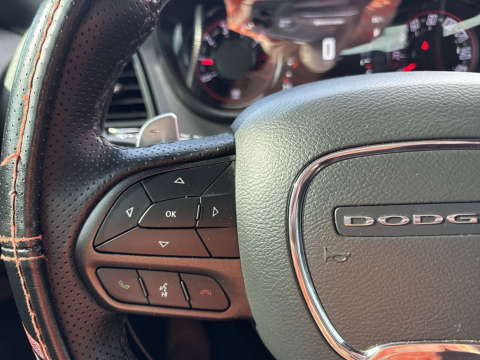 2023 Dodge Challenger R/T photo 17