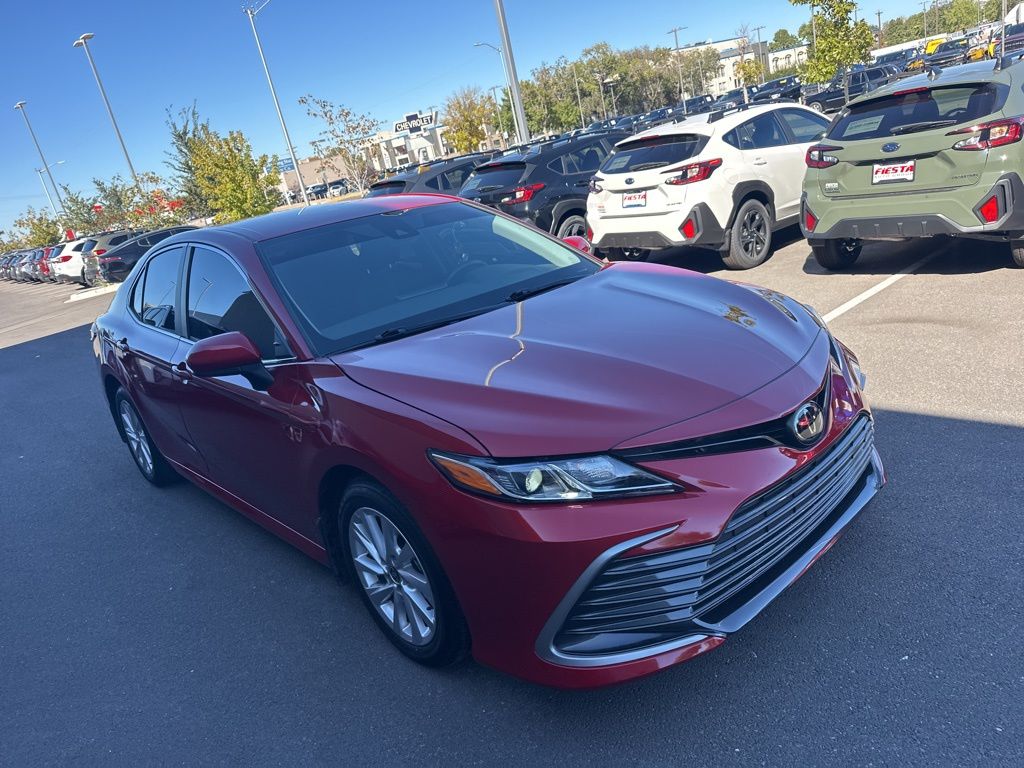 2023 Toyota Camry LE photo 3