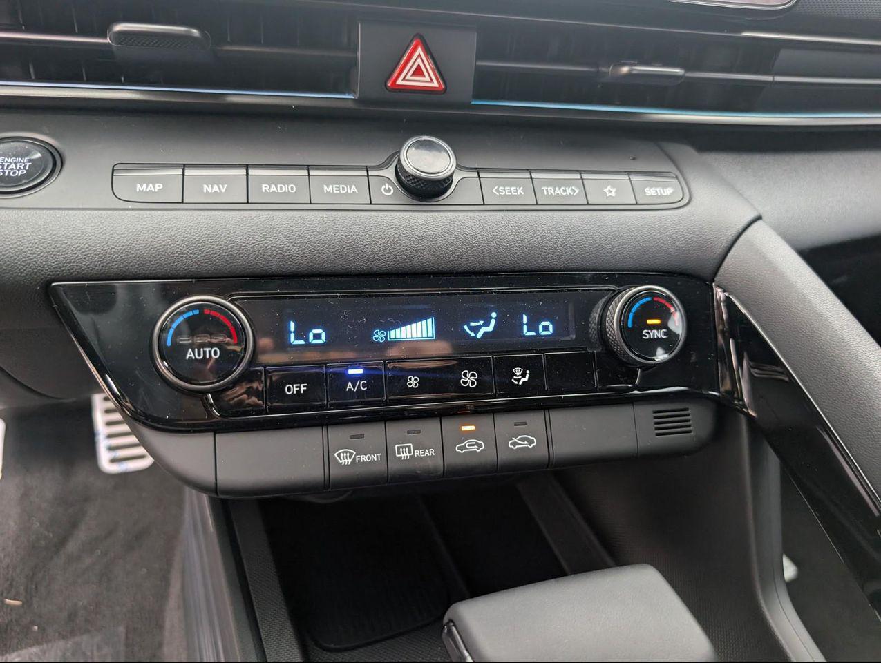 2025 Hyundai Elantra Hybrid SEL Sport photo 12