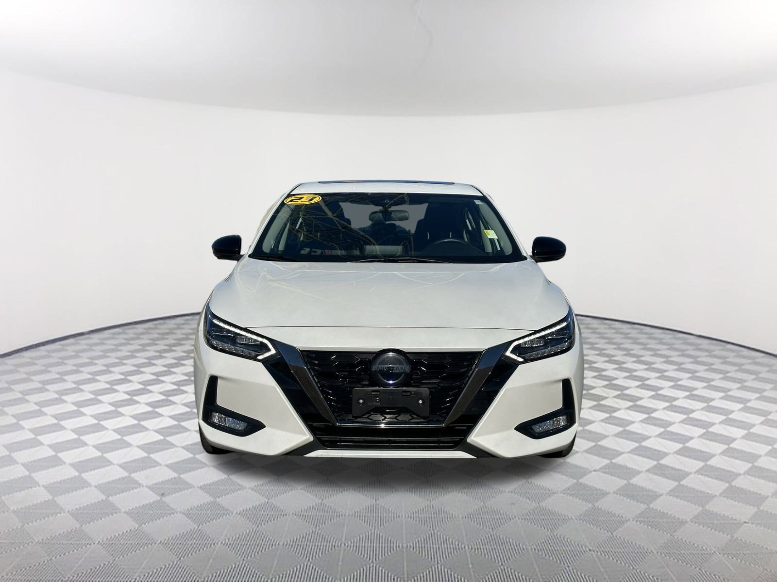 2023 Nissan Sentra SR photo 2