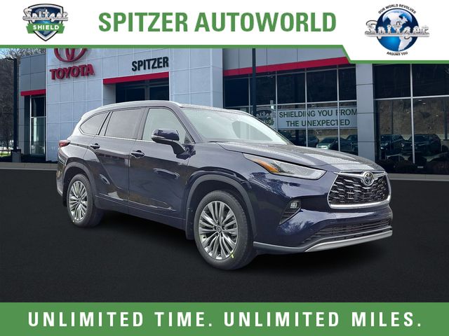 2025 Toyota Highlander Platinum's photo
