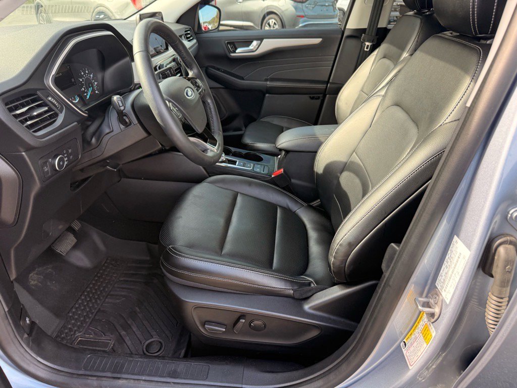 2022 Ford Escape SEL photo 8