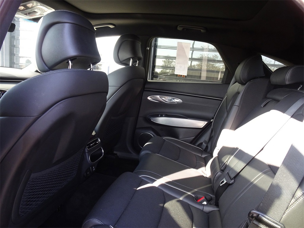 2024 Genesis GV70 3.5T Sport photo 11