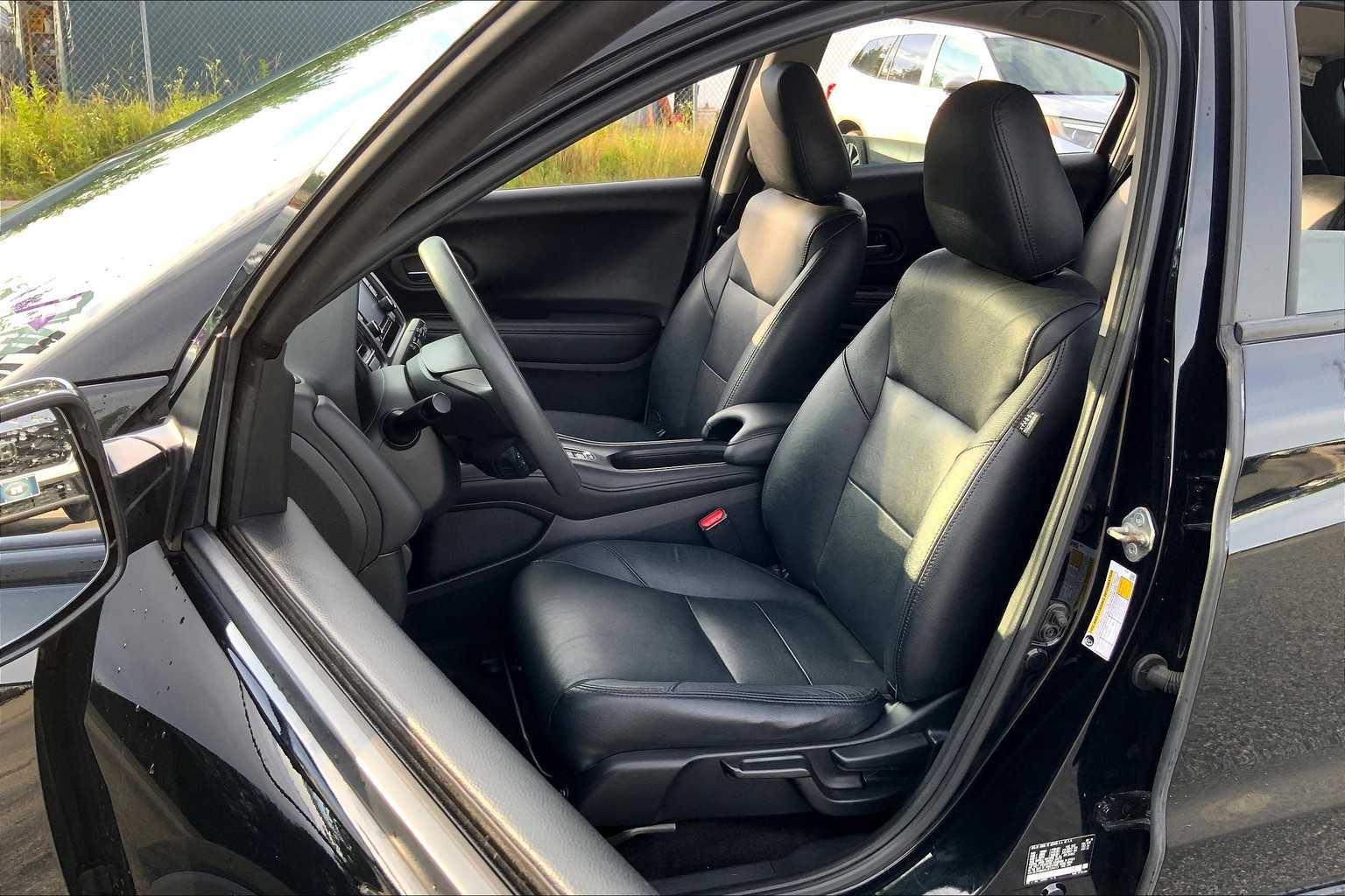 2018 Honda HR-V LX photo 8
