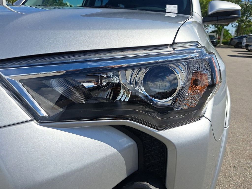 2024 Toyota 4Runner SR5 photo 9