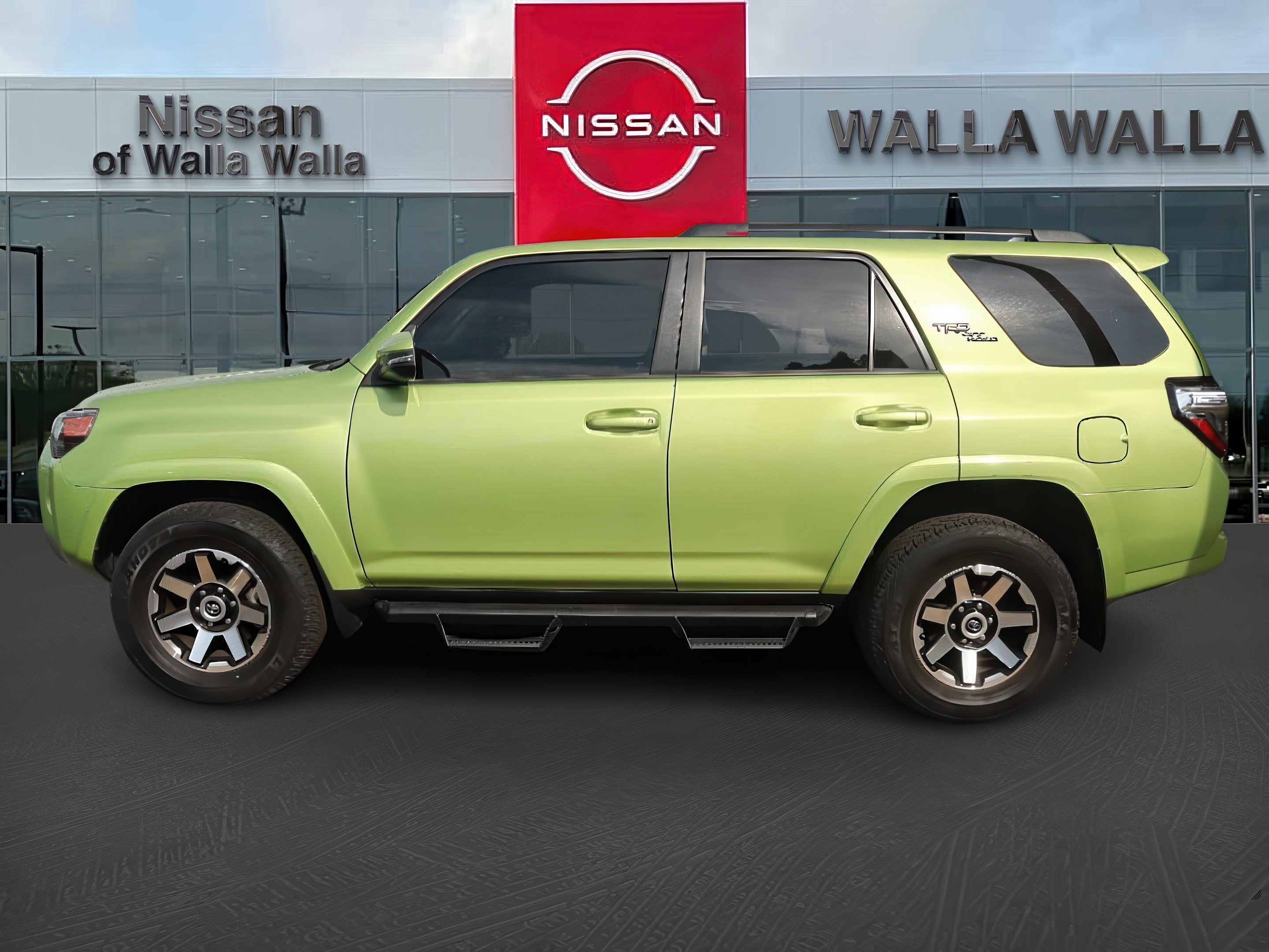 2023 Toyota 4Runner TRD Off-Road Premium photo 4