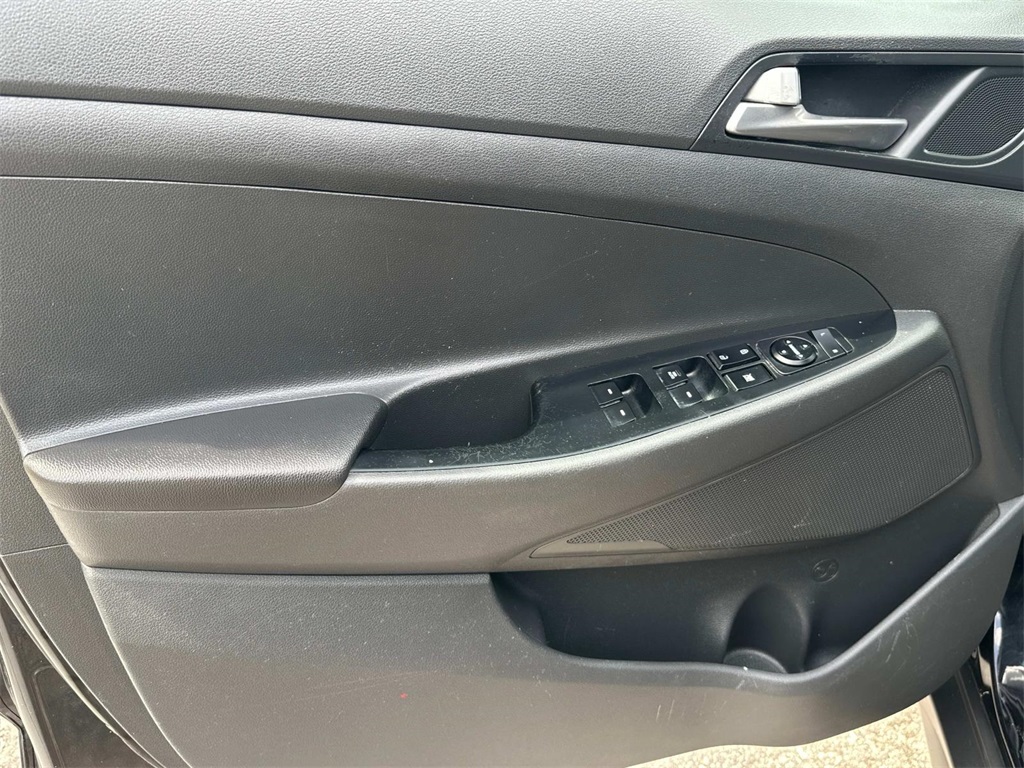 2016 Hyundai Tucson SE photo 28