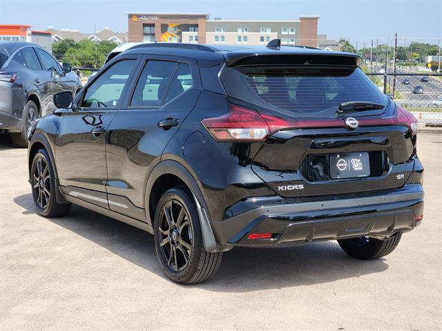 2024 Nissan Kicks SR photo 2