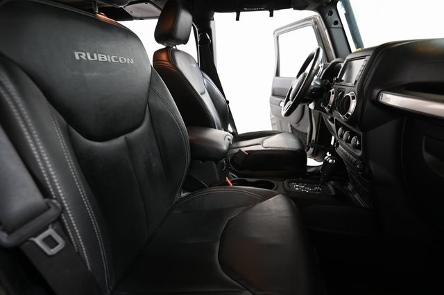 2015 Jeep Wrangler Unlimited Rubicon photo 21
