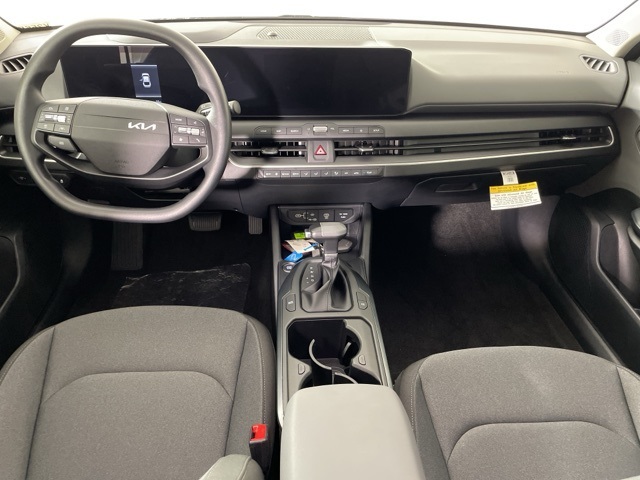2025 Kia K4 LXS photo 32