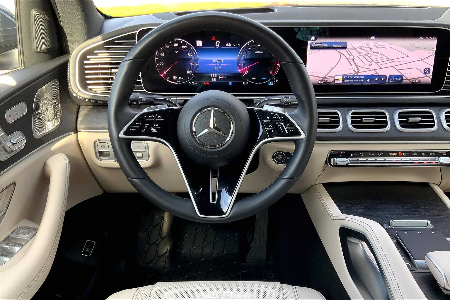 2025 Mercedes Benz GLS 450 4MATIC photo 5