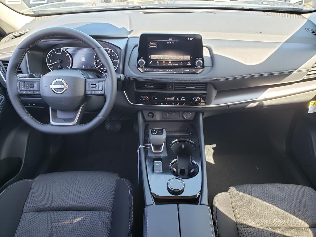 2026 Nissan Rogue SV photo 8