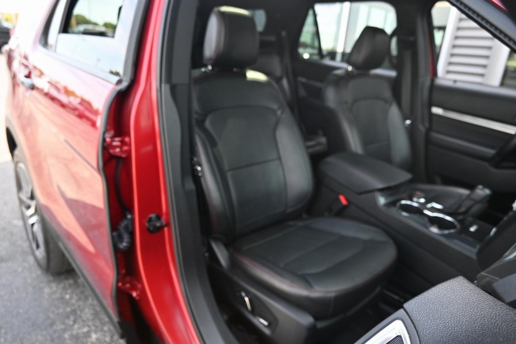 2018 Ford Explorer Sport photo 24