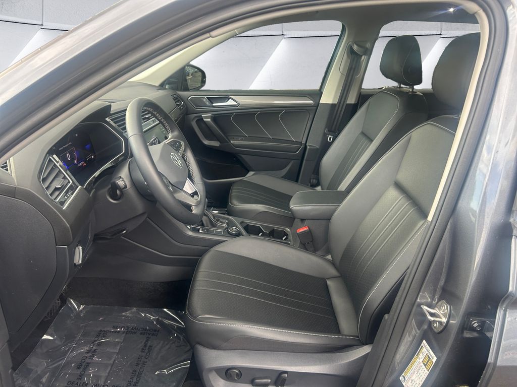 2024 Volkswagen Tiguan SE photo 7