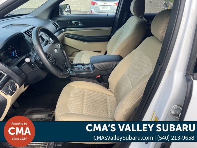 2016 Ford Explorer Base photo 11