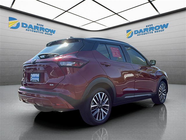2023 Nissan Kicks SR photo 3