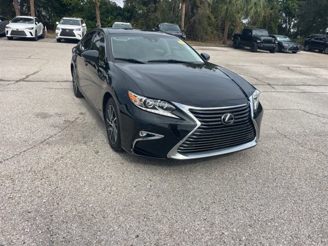 2018 Lexus ES 350's photo