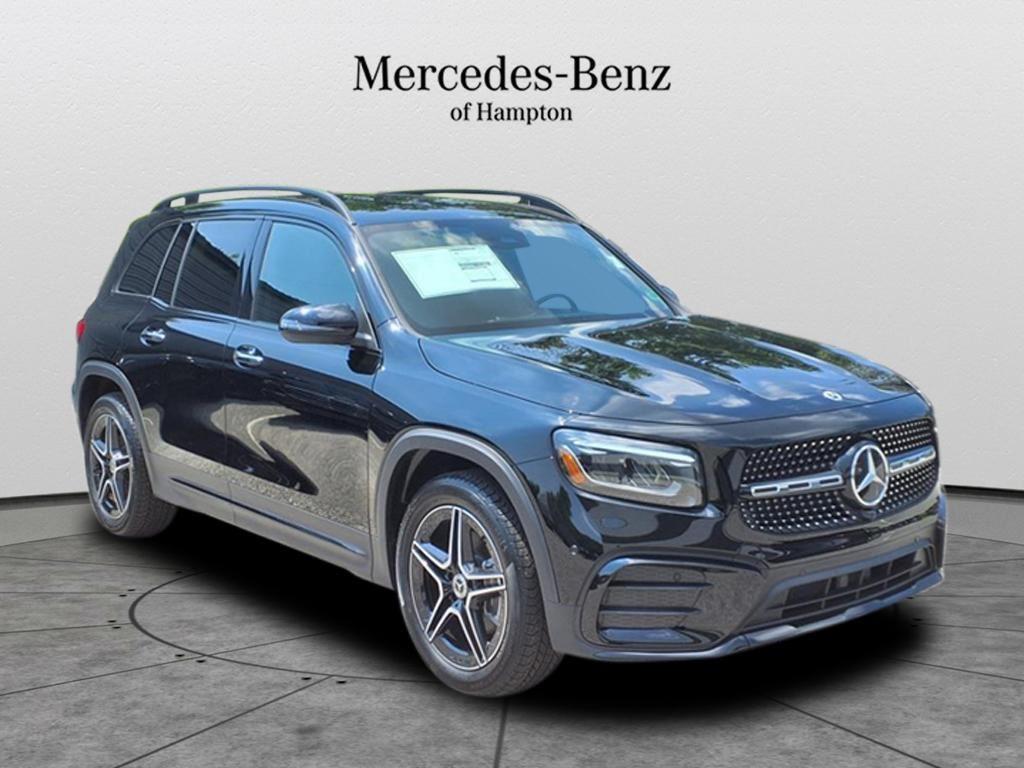 2025 Mercedes-Benz GLB Base's photo