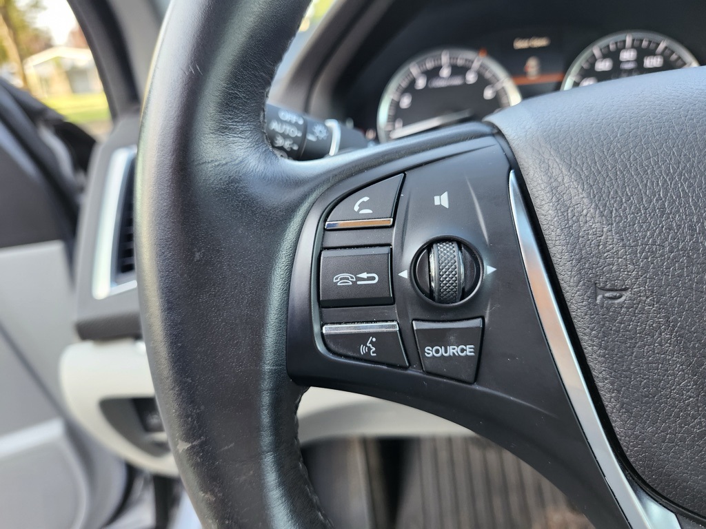 2015 Acura TLX Technology photo 10