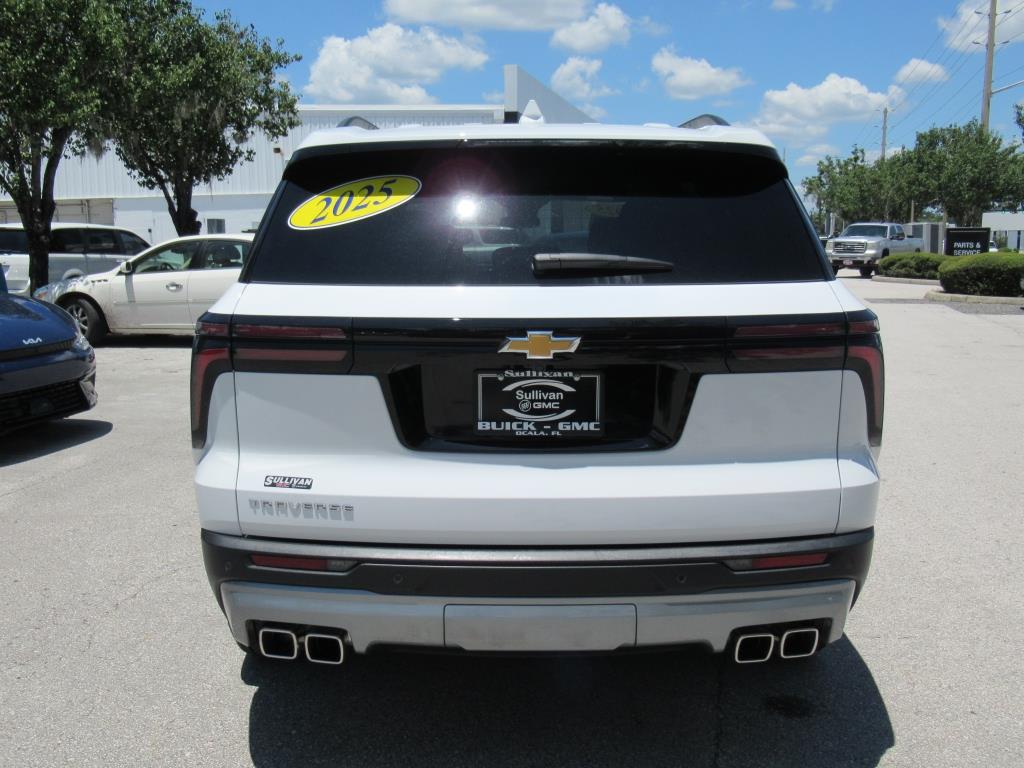 2025 Chevrolet Traverse photo 4
