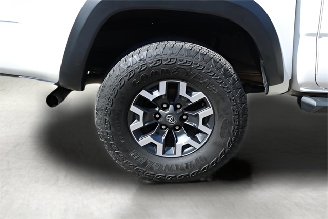 2023 Toyota Tacoma TRD Off-Road photo 8