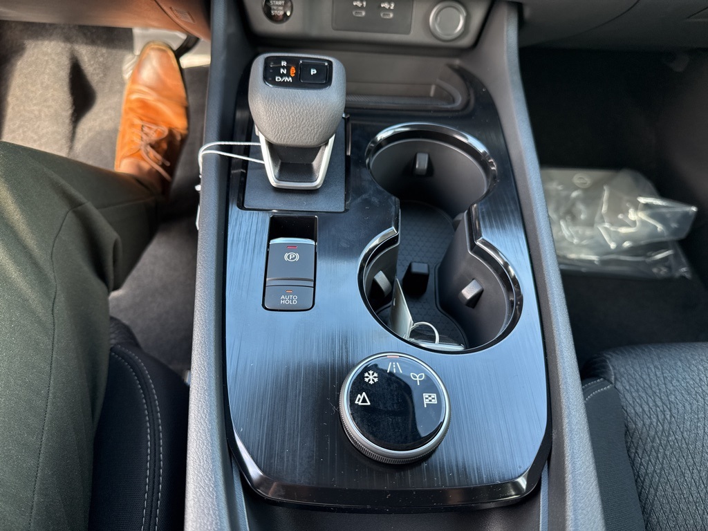 2026 Nissan Rogue SV photo 24