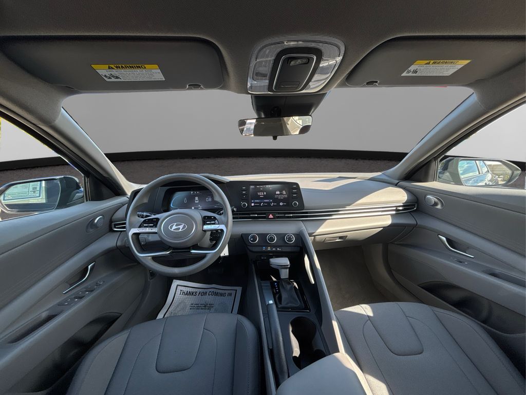 2024 Hyundai Elantra SE photo 22