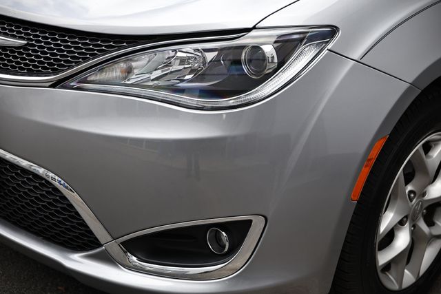 2019 Chrysler Pacifica Touring Plus photo 11